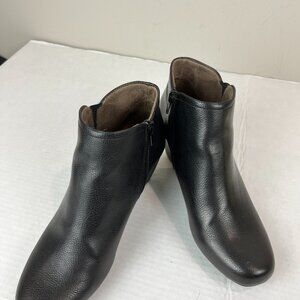 Women's Black leather zip booties, Natural Souls, US 9, EU 39